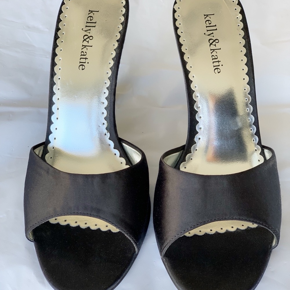 Kelly & Katie Black Satin size 8